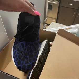 Adidas swift run sneakers